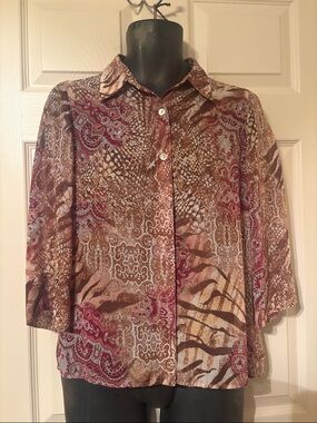 Alfred Dunner women’s Button-Front Blouse in Brown and Burgundy Print